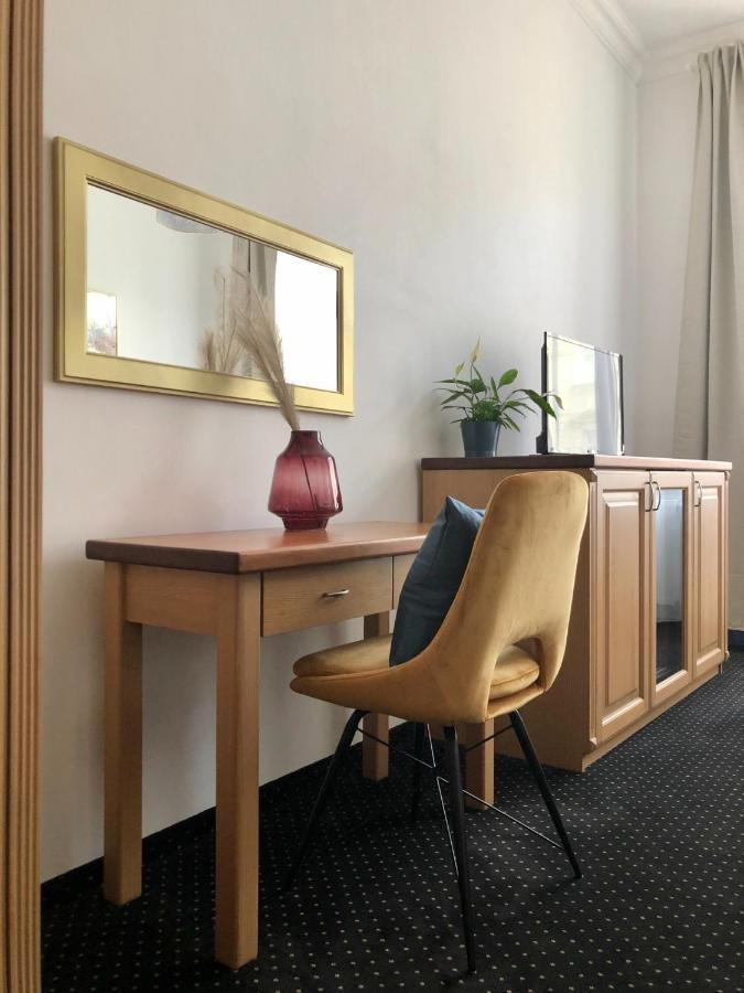 Pension Drei Rosen Karlovy Vary Exteriér fotografie